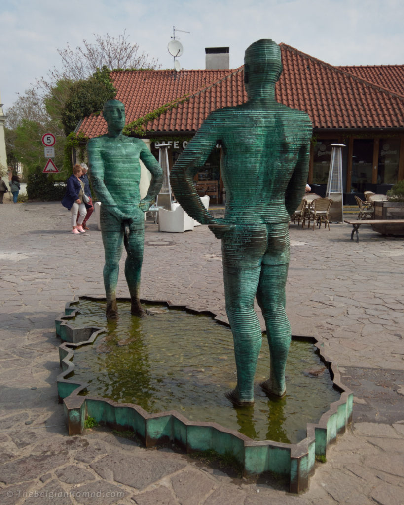 The sculpture called "Piss" represents two men urinating in a basin with the shape of the Czech Republic.